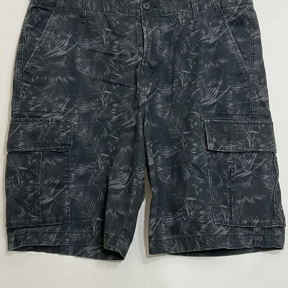 Old Navy Leaf Design Outdoor Cargo Shorts Casual Black Men Size 38